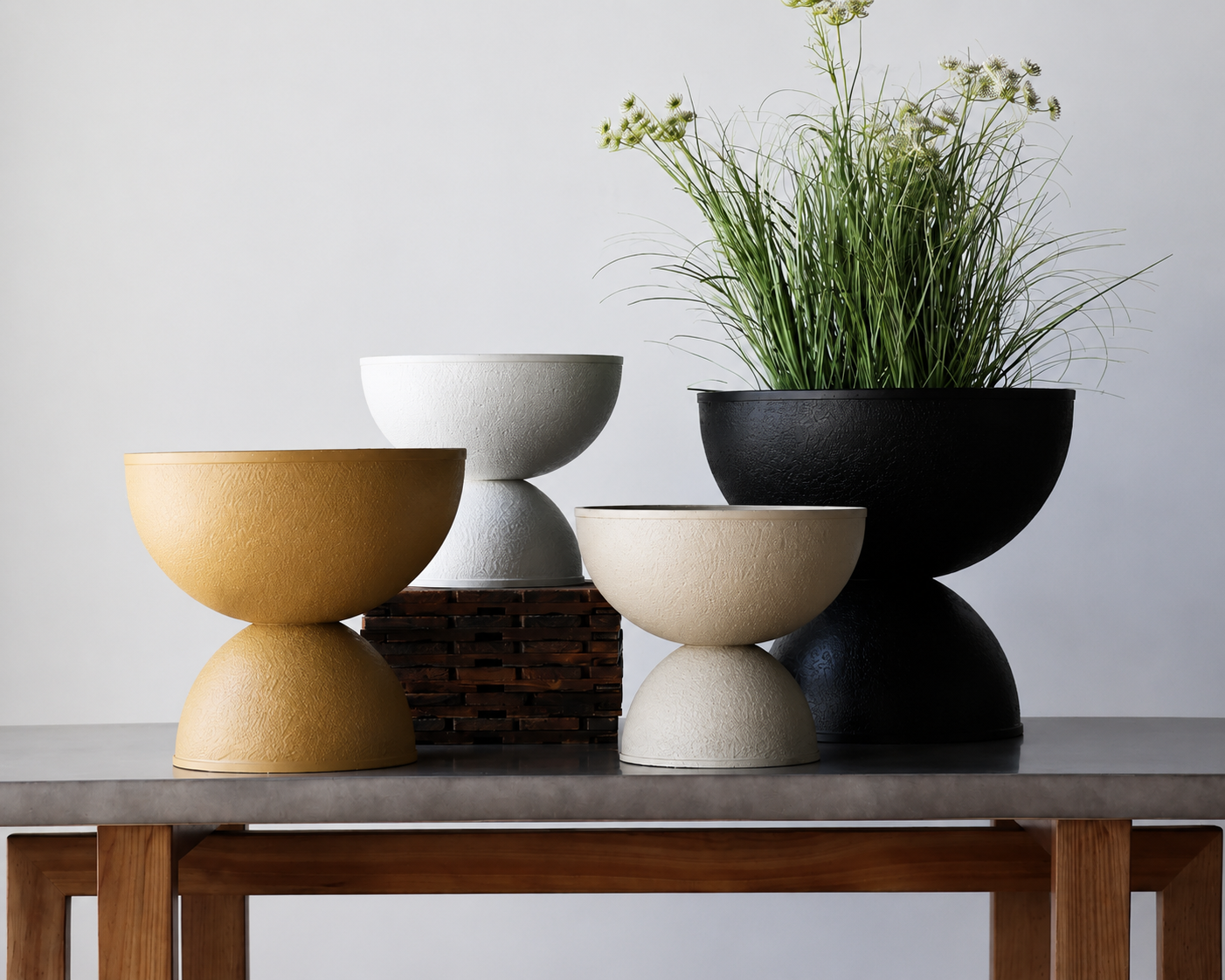 Cove Pedestal Planter